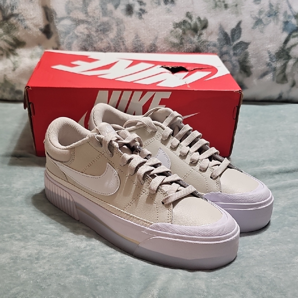Nike Cream and White Casual Sneakers